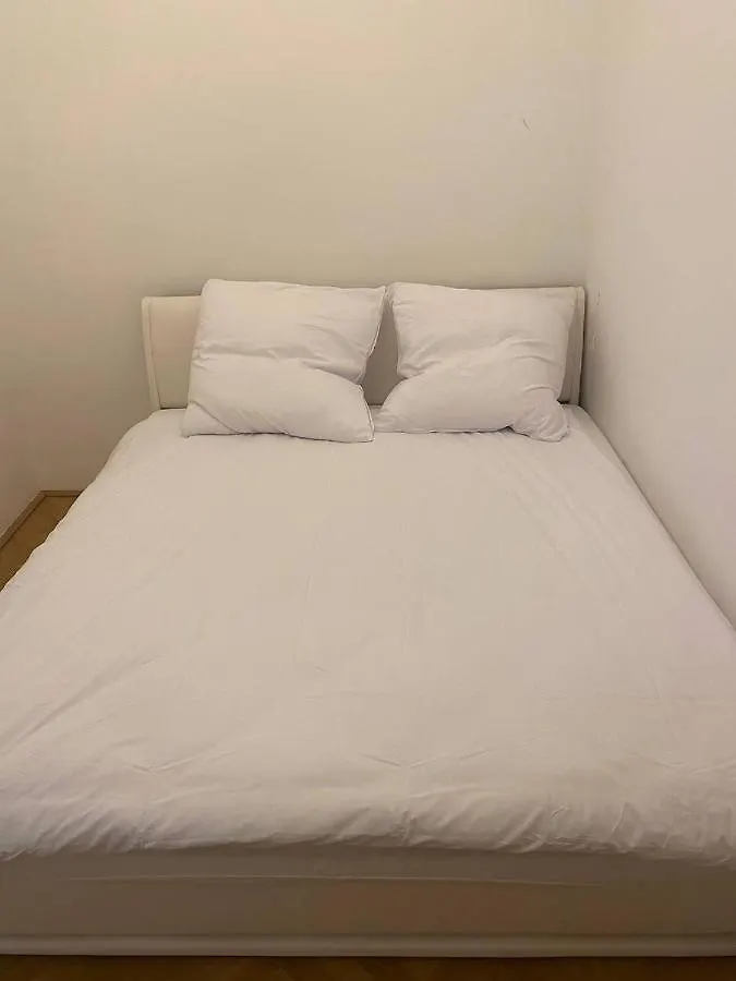 Komfortables Zimmer Nahe U-Bahn Vienna Apartment